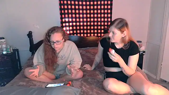 XxMidnightMysteryxX online show from November 2025 04:06:01 PM