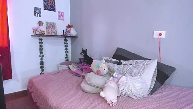 Snapshot of Emmantho chatting on October 2025 05:08:01 PM Emmantho online show from October 2025 05:08:01 PM