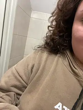 Snapshot of Solangerulo_ chatting on April 2026 01:58:02 AM Solangerulo online show from April 2026 01:58:02 AM