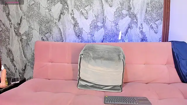 MiiaaCollinss online show from September 2025 02:39:02 PM