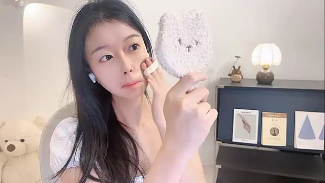 Onechestnut online show from November 2025 05:39:02 AM