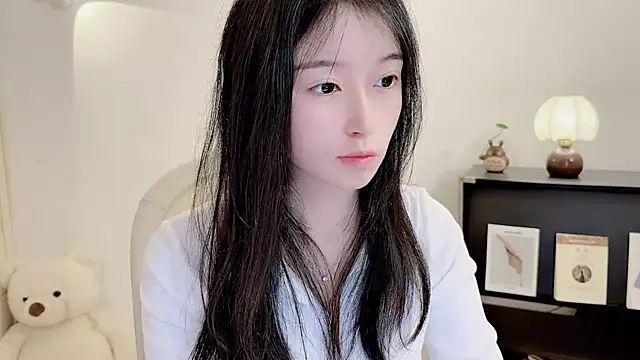 Onechestnut online show from November 2025 06:13:01 AM