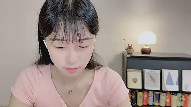 Snapshot of Onechestnut chatting on May 2026 03:57:02 AM Onechestnut online show from May 2026 03:57:02 AM