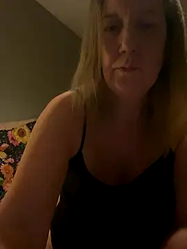 Snapshot of X-Victoria-X chatting on October 2025 03:02:02 AM X-Victoria-X online show from October 2025 03:02:02 AM