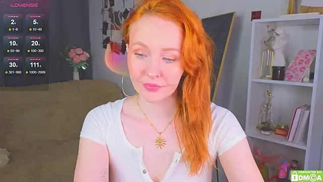 Snapshot of JoyceJones chatting on October 2025 07:10:02 PM JoyceJones online show from October 2025 07:10:02 PM