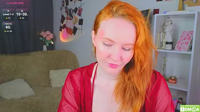 Snapshot of JoyceJones chatting on October 2025 08:11:02 PM JoyceJones online show from October 2025 08:11:02 PM