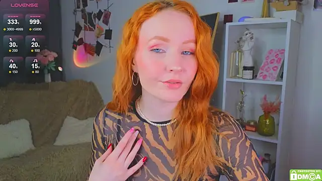 Snapshot of JoyceJones chatting on October 2025 07:14:02 PM JoyceJones online show from October 2025 07:14:02 PM