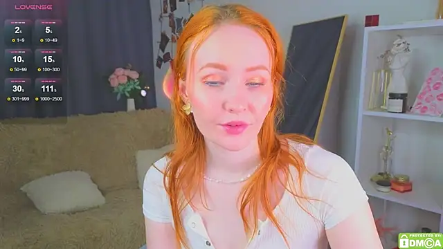 Snapshot of JoyceJones chatting on October 2025 07:34:02 PM JoyceJones online show from October 2025 07:34:02 PM