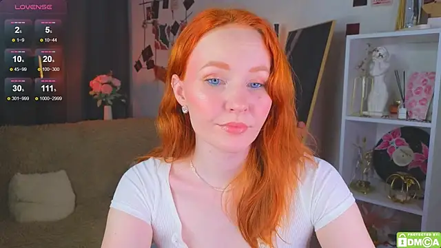 Snapshot of JoyceJones chatting on November 2025 07:03:01 PM JoyceJones online show from November 2025 07:03:01 PM