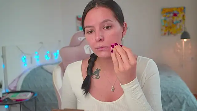 EwelynScott online show from October 2025 10:05:01 AM