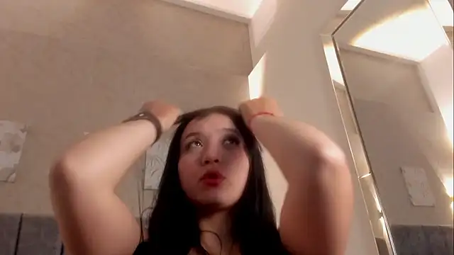 Lunaa bellaa online show from February 2026 07:56:02 PM