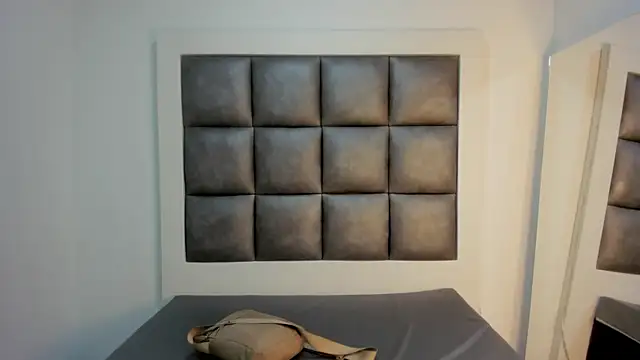 Snapshot of Mia_lopez__ chatting on September 2025 01:01:01 PM Mia lopez online show from September 2025 01:01:01 PM