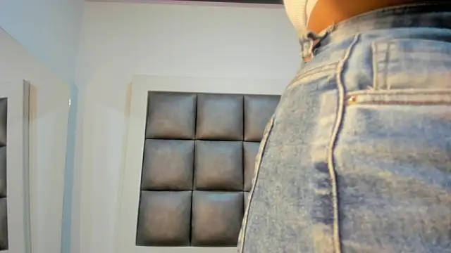 Snapshot of Mia_lopez__ chatting on September 2025 12:29:01 PM Mia lopez online show from September 2025 12:29:01 PM