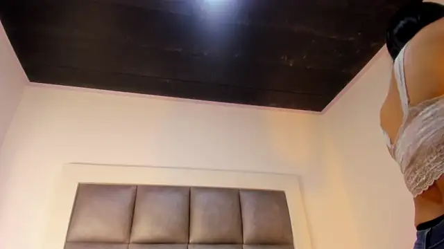 Snapshot of Mia_lopez__ chatting on September 2025 01:03:01 PM Mia lopez online show from September 2025 01:03:01 PM