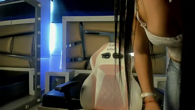 Snapshot of Mia_lopez__ chatting on December 2025 01:05:02 PM Mia lopez online show from December 2025 01:05:02 PM