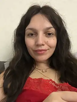 GoldenRay Xx online show from April 2026 08:01:02 PM