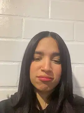 sofia model online show from October 2025 11:03:02 PM