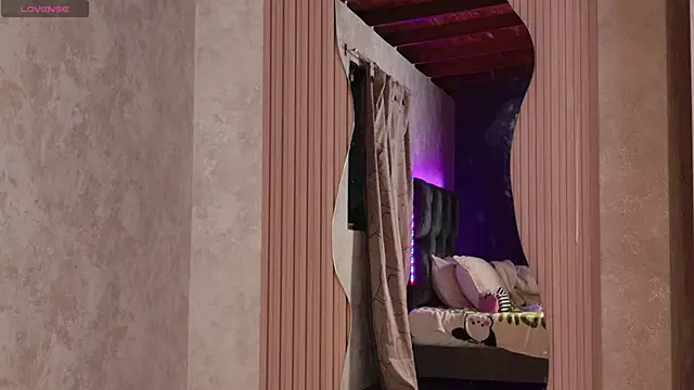 Taurito    online show from October 2025 04:30:01 AM