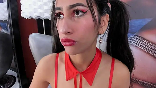 miss   taylor online show from October 2025 02:31:02 AM