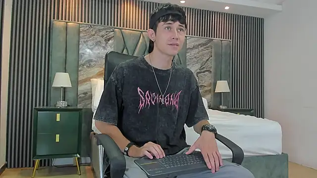 Michael blue online show from September 2025 01:27:01 PM