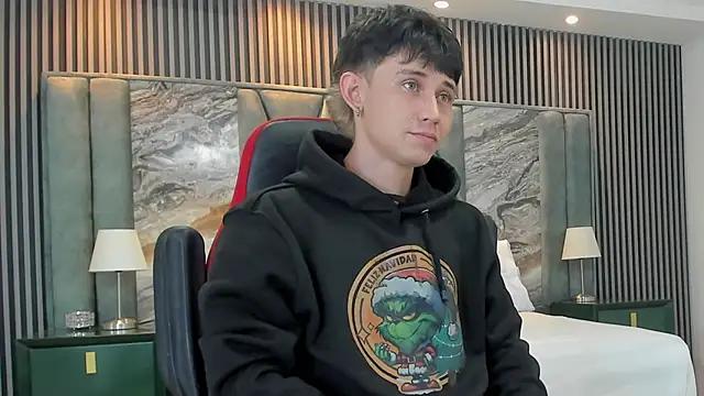 Michael blue online show from October 2025 12:04:01 PM