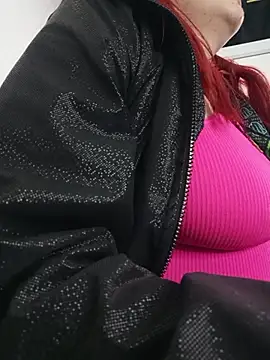 carolinhe  online show from October 2025 09:35:02 PM