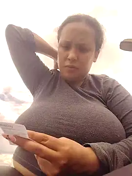 Snapshot of You-sexy-starr chatting on October 2025 04:27:02 PM You-sexy-starr online show from October 2025 04:27:02 PM