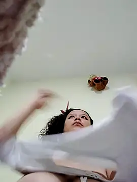 Snapshot of You-sexy-starr chatting on October 2025 11:27:02 PM You-sexy-starr online show from October 2025 11:27:02 PM