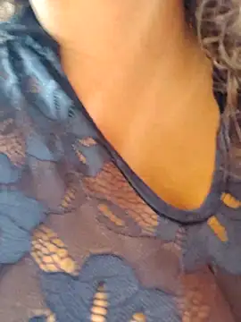 Snapshot of You-sexy-starr chatting on November 2025 06:19:02 PM You-sexy-starr online show from November 2025 06:19:02 PM