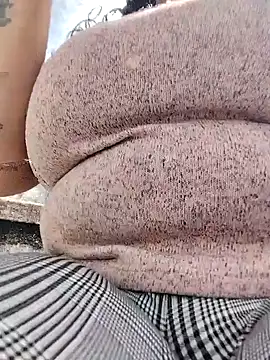 Snapshot of You-sexy-starr chatting on November 2025 03:34:01 PM You-sexy-starr online show from November 2025 03:34:01 PM