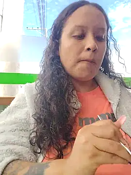 Snapshot of You-sexy-starr chatting on November 2025 05:35:02 PM You-sexy-starr online show from November 2025 05:35:02 PM