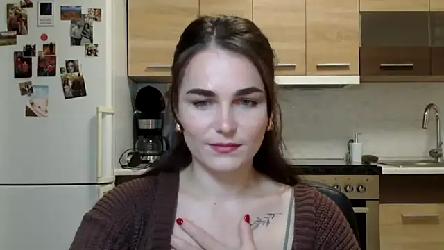 Silviaa a online show from October 2025 05:01:01 PM