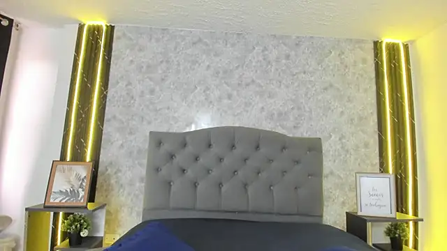 GiannaSlimJB online show from February 2026 07:09:01 PM