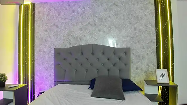 GiannaSlimJB online show from March 2026 07:08:01 PM