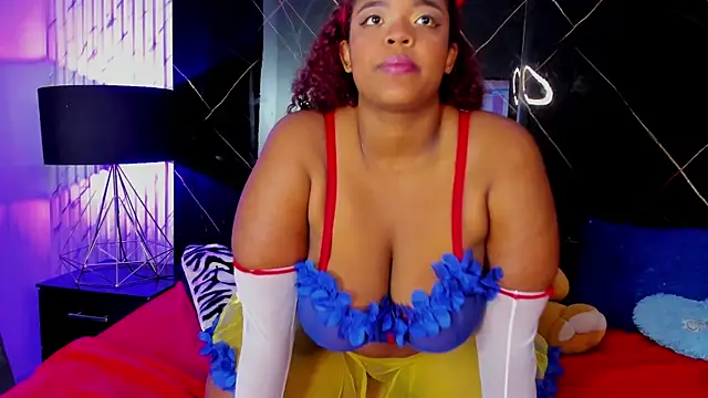 Alaia Gutierrez online show from October 2025 10:07:01 PM