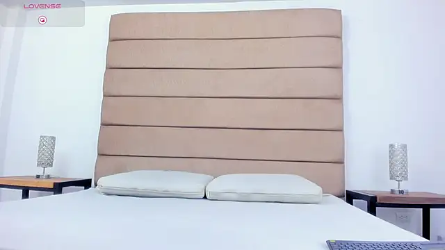 Snapshot of susan_elliot chatting on September 2025 07:58:02 PM susan elliot online show from September 2025 07:58:02 PM