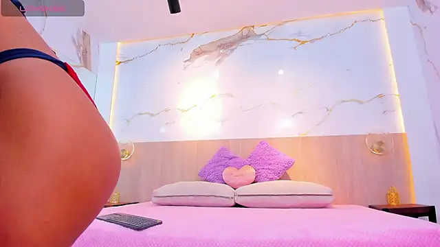 Snapshot of susan_elliot chatting on September 2025 02:10:01 PM susan elliot online show from September 2025 02:10:01 PM