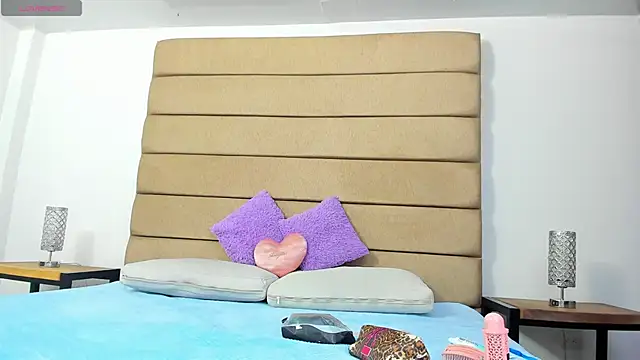 Snapshot of susan_elliot chatting on October 2025 07:26:01 PM susan elliot online show from October 2025 07:26:01 PM