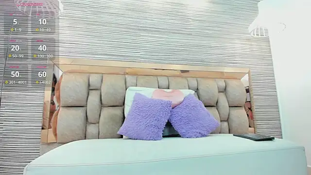 Snapshot of susan_elliot chatting on November 2025 11:16:02 AM susan elliot online show from November 2025 11:16:02 AM