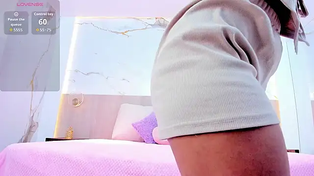 Snapshot of susan_elliot chatting on November 2025 11:46:02 AM susan elliot online show from November 2025 11:46:02 AM