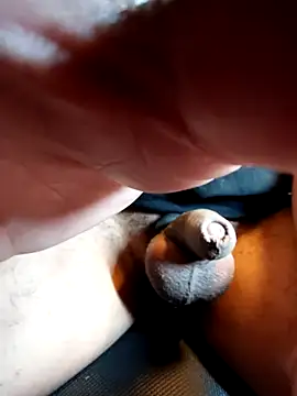 Snapshot of xneko_ chatting on February 2026 04:33:01 AM xneko online show from February 2026 04:33:01 AM