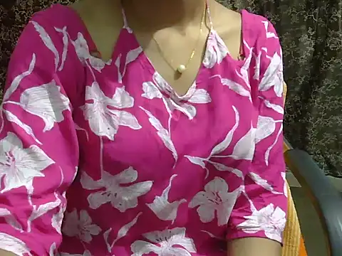 Snapshot of lovely_soniya chatting on June 2026 06:18:02 AM lovely soniya online show from June 2026 06:18:02 AM