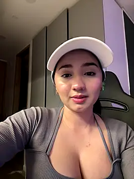 Michelle Zoe online show from December 2025 10:39:02 PM