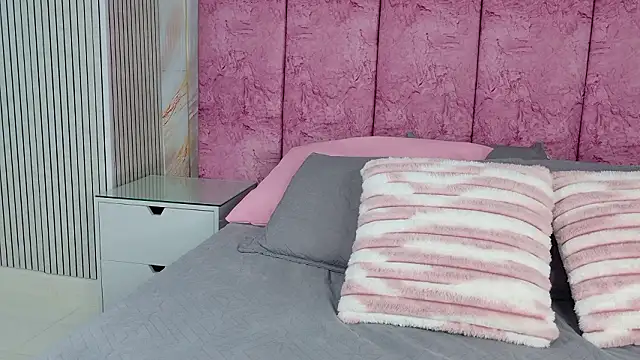 emmacurvy online show from March 2026 03:12:01 AM