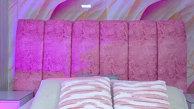 emmacurvy online show from March 2026 03:54:01 AM