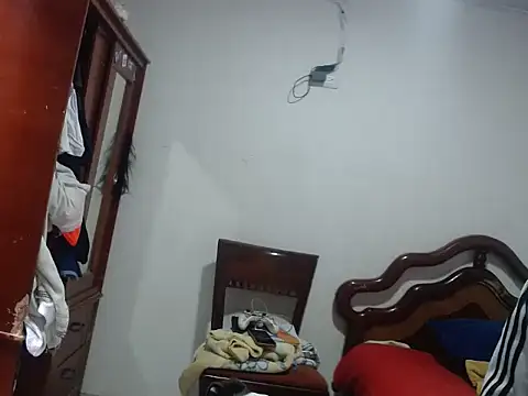 Snapshot of Valentina_bss chatting on October 2025 12:25:02 PM Valentina bss online show from October 2025 12:25:02 PM