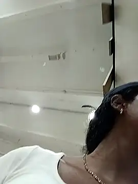 Fernanda30 online show from October 2025 05:46:02 PM