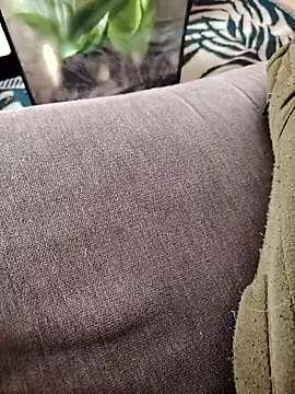 Rom1ino online show from November 2025 10:18:02 AM