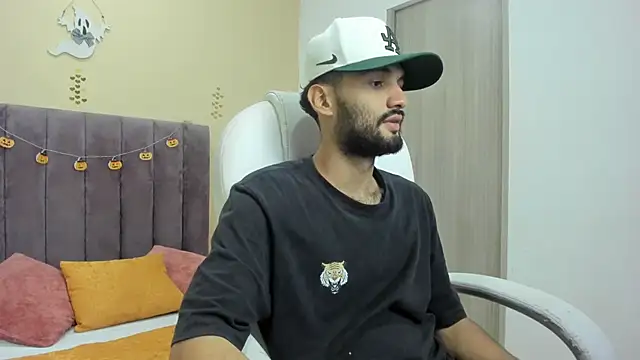 Ryan Jackson  online show from October 2025 10:43:02 PM