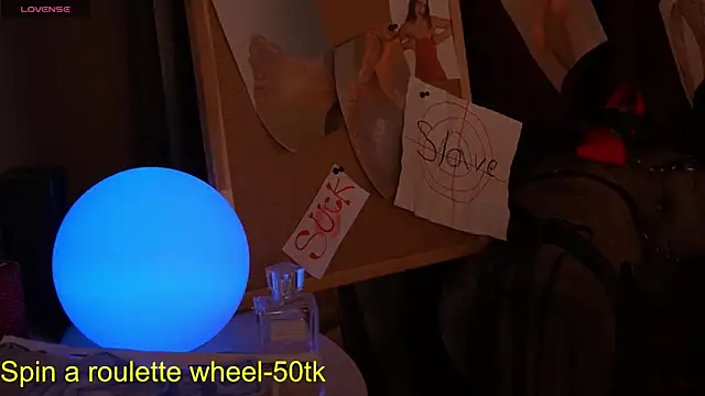 Snapshot of EmiliyaRoude chatting on September 2025 01:22:02 PM EmiliyaRoude online show from September 2025 01:22:02 PM